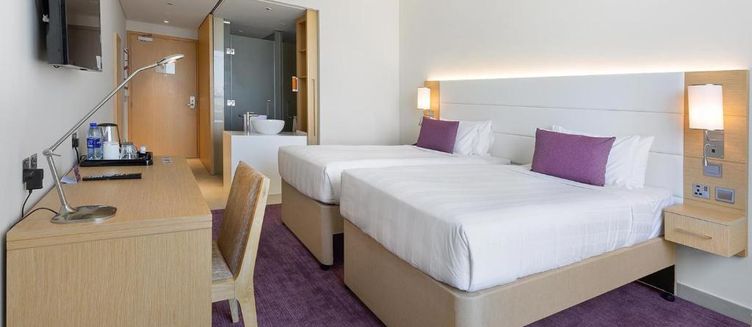 Фото отеля Premier Inn Dubai Ibn Battuta Mall