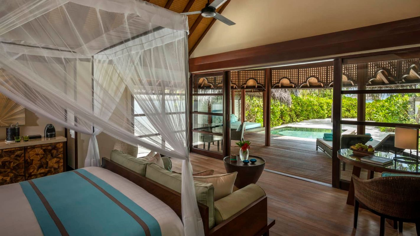 Four Seasons Resort Maldives at Kuda Huraa фото 36