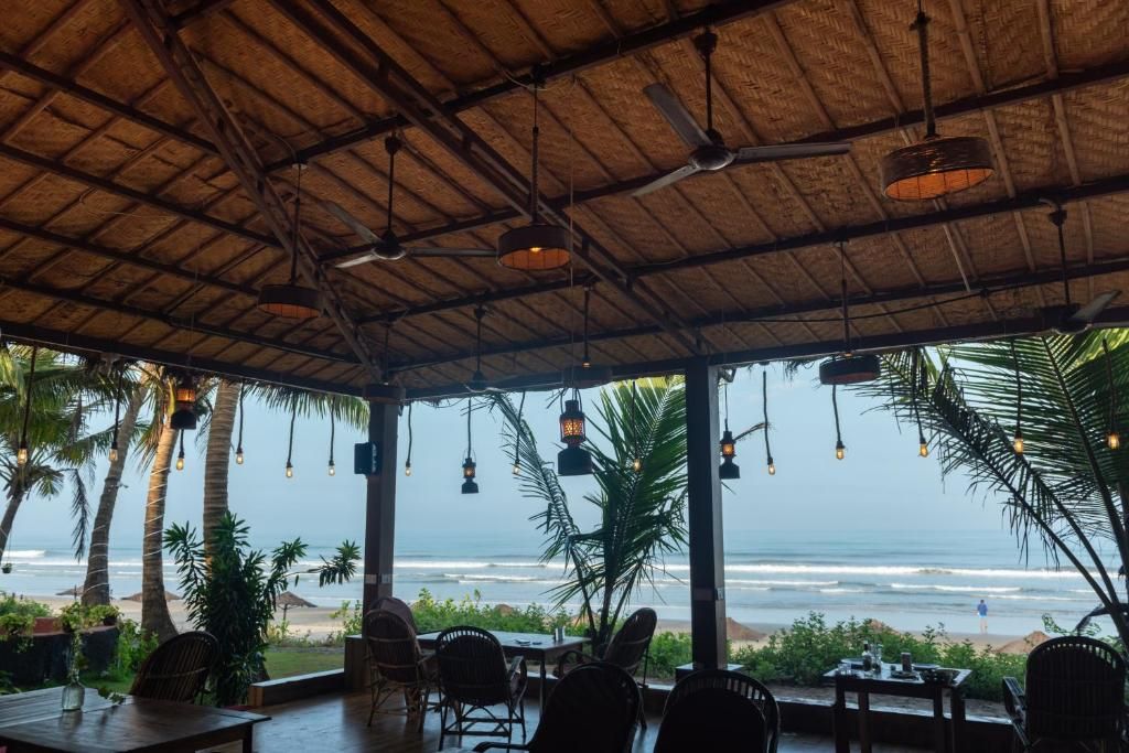Amadi Beach Front Resort фото 48
