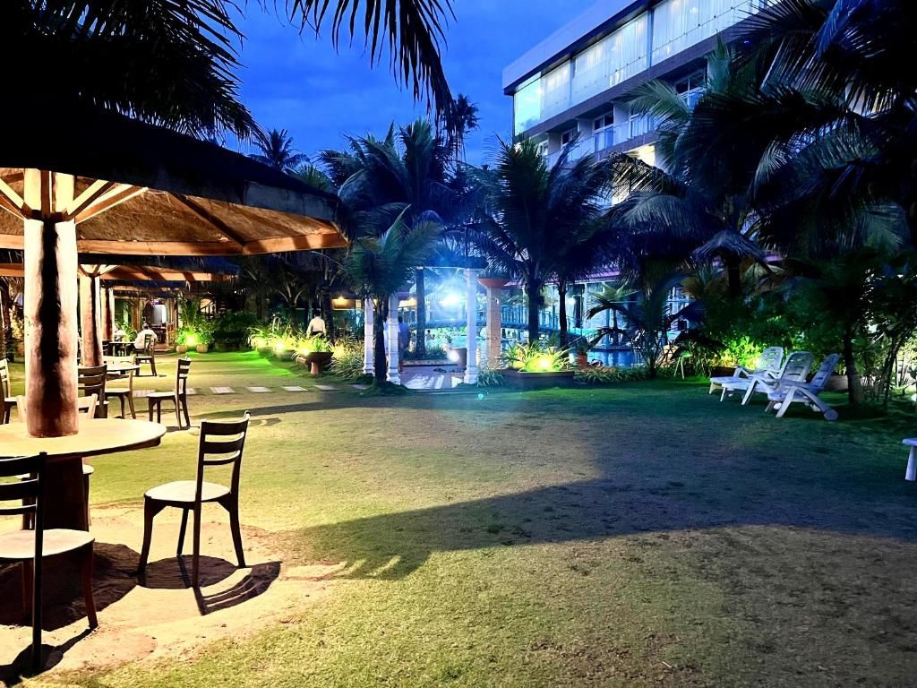 Aryana Queen Beach Resort фото 42