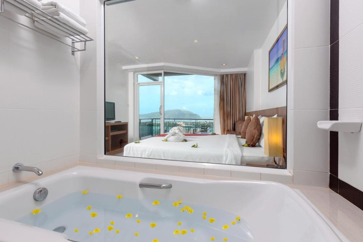 The View Rawada Phuket фото 37