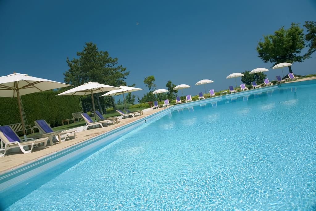 Hotel Emilia фото 0