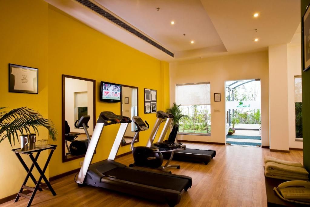 Lemon Tree Hotel, East Delhi Mall фото 6
