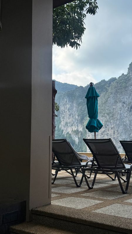 Avani Ao Nang Cliff Krabi Resort фото 35