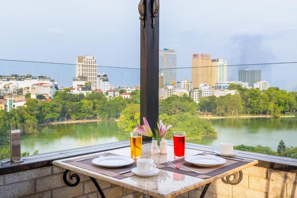 Centre Point Hanoi Hotel фото 2