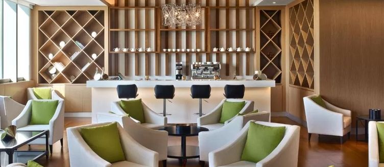 Фото отеля V Hotel Dubai, Curio Collection by Hilton