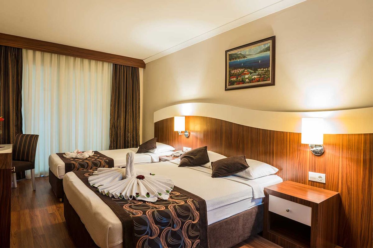 Throne Beach Resort & Spa фото 3