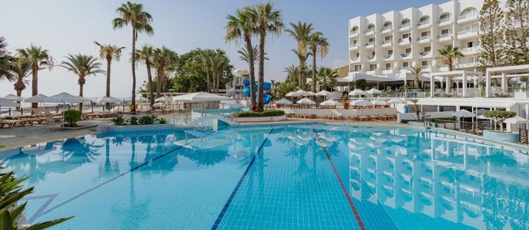 Фото отеля Golden Coast Beach Hotel