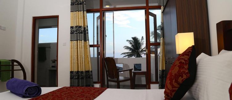 Фото отеля Hikka Regent Hotel