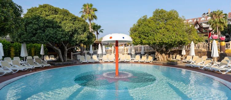 Фото отеля Royal Dragon Hotel