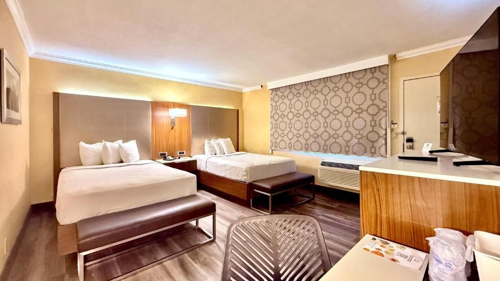 Best Western Hollywood Plaza Inn - Hollywood Walk of Fame Hotel - LA фото 57
