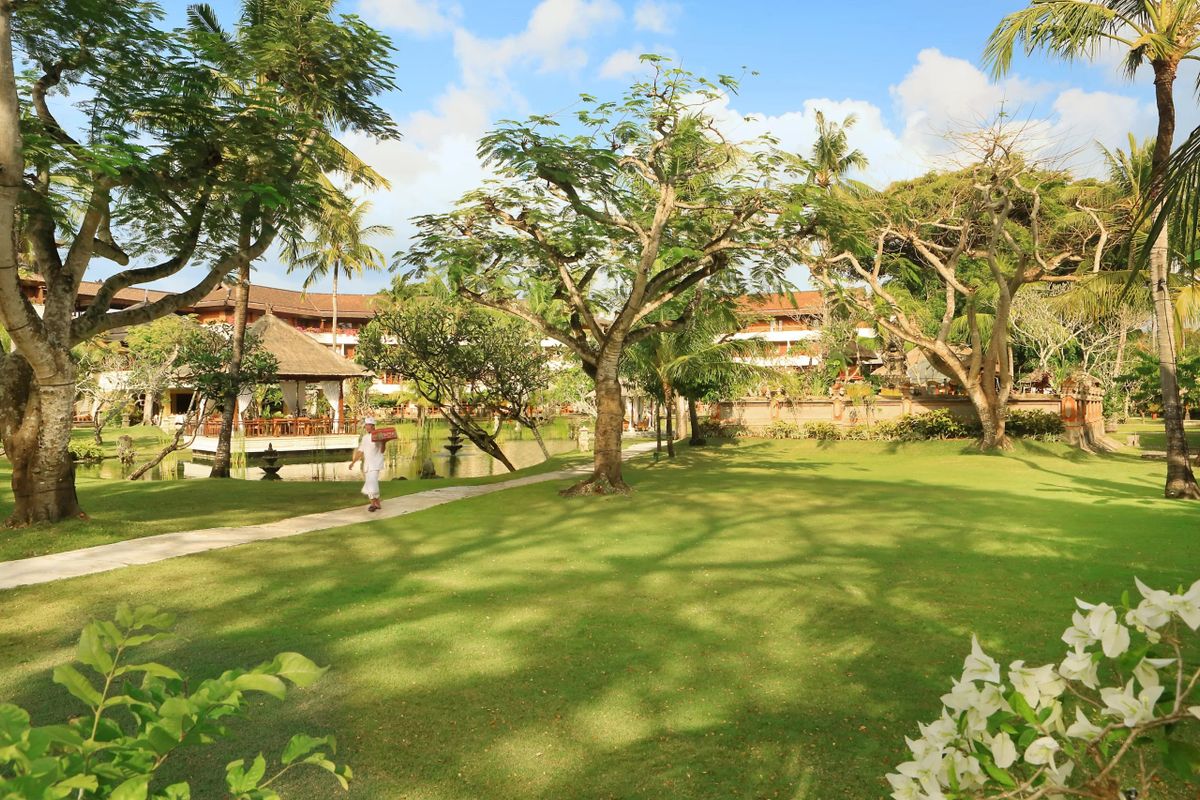 Nusa Dua Beach Hotel & Spa фото 63