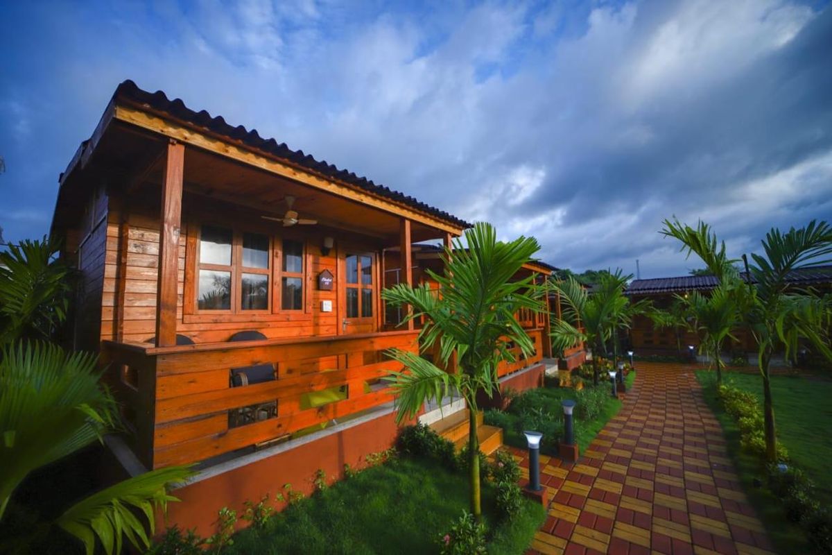 Grand Vatika Resort фото 2