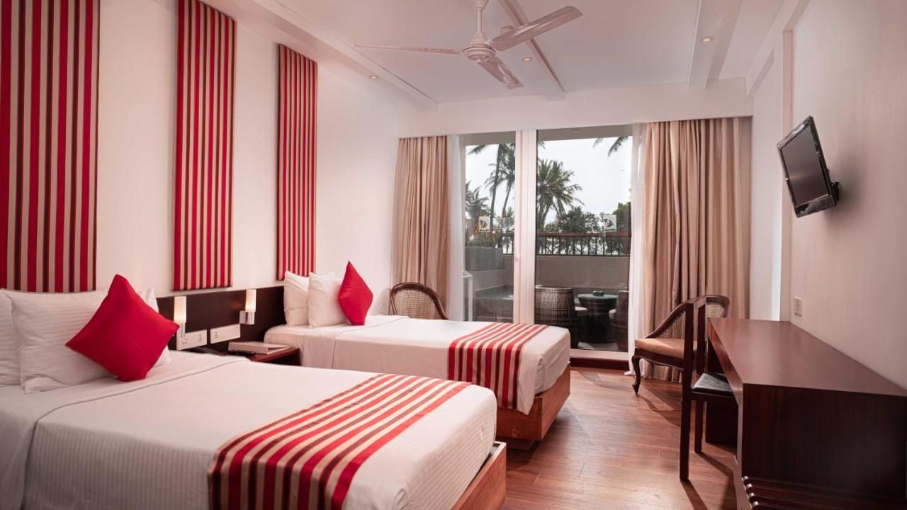 Camelot Beach Hotel фото 31