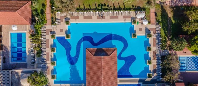 Фото отеля Champion Holiday Village