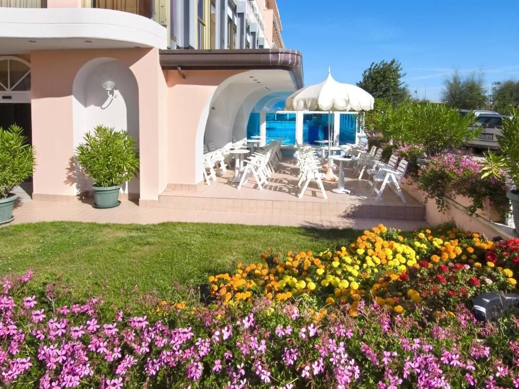 Mayflower Beach Spiaggia фото 17