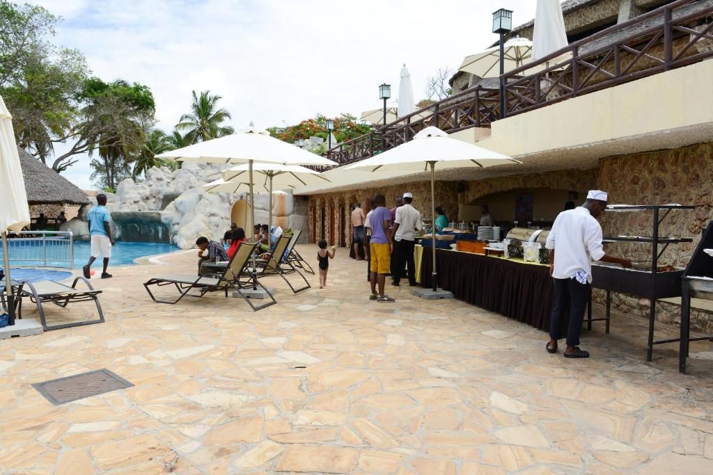 Ledger Plaza Bahari Beach фото 22