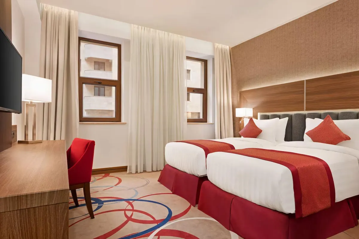 Ramada Hotel & Suites by Wyndham Yerevan фото 2