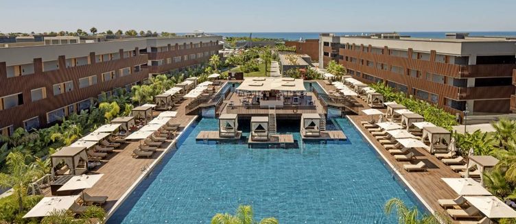 Фото отеля Jacaranda Luxury Resort
