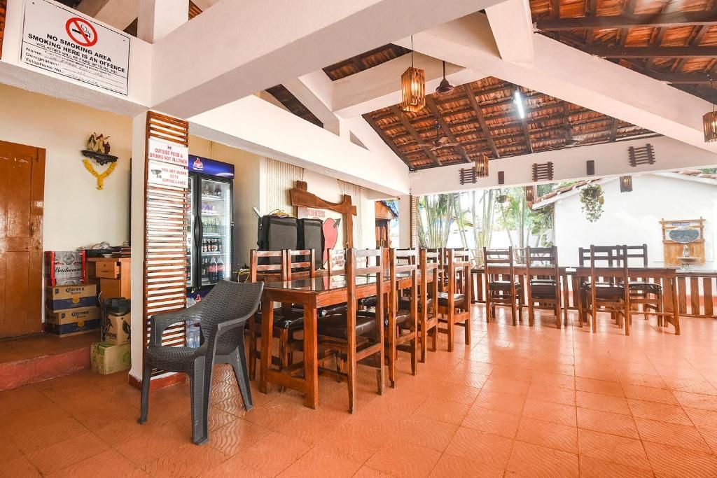FabHotel Grand Royal Palms фото 4