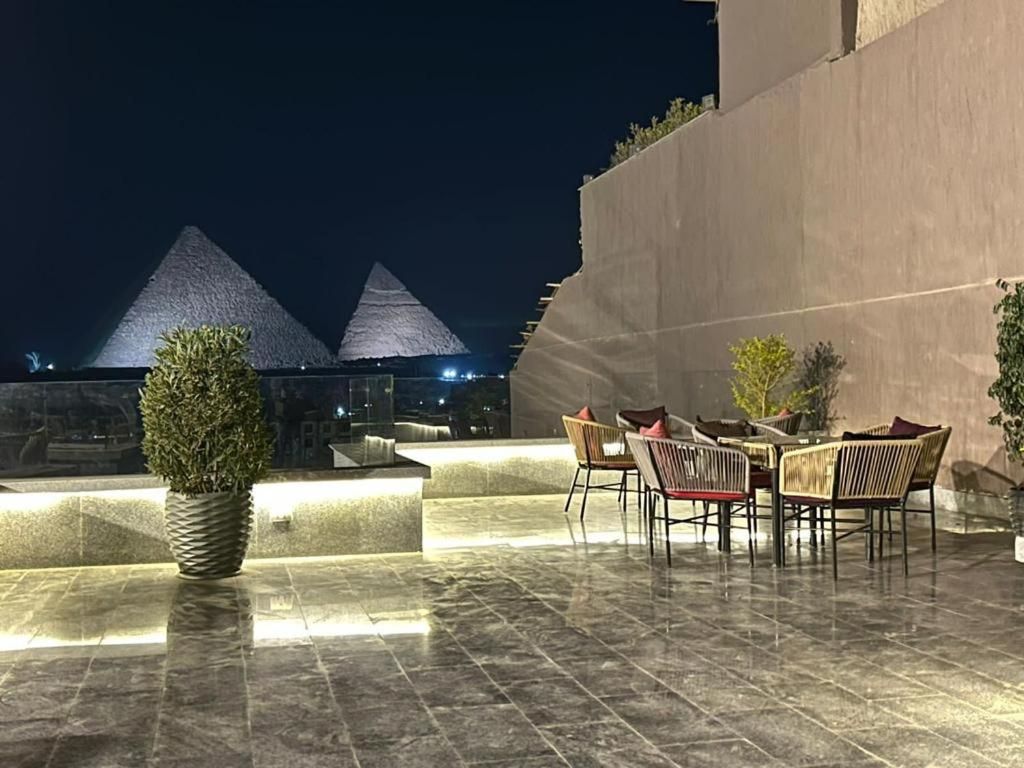 Pyramid Front фото 11