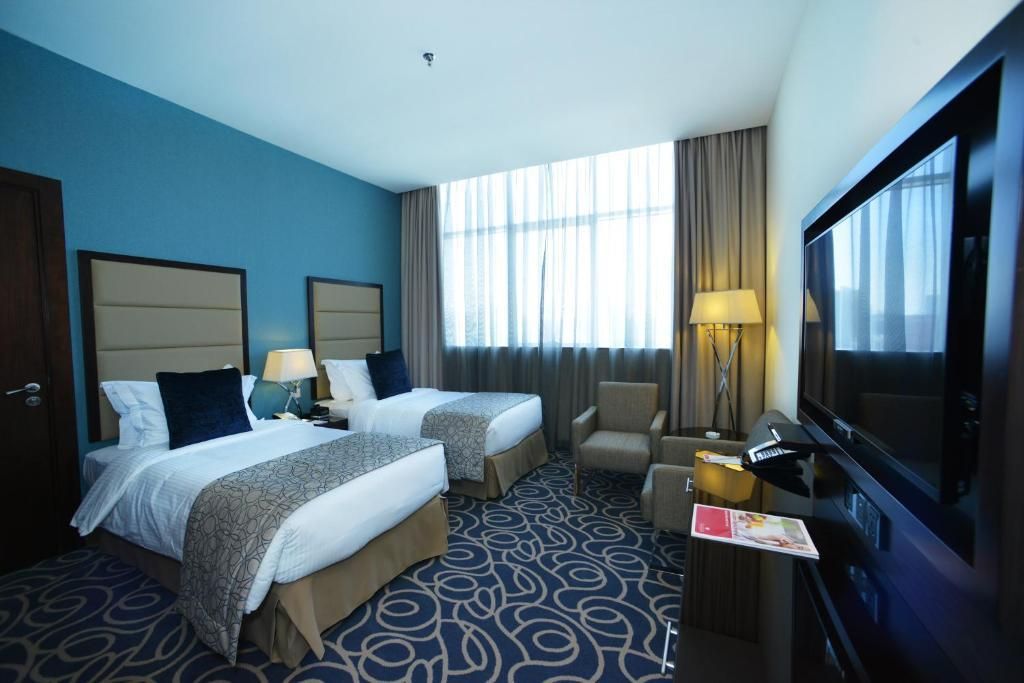 Ramada Abu Dhabi Corniche фото 2
