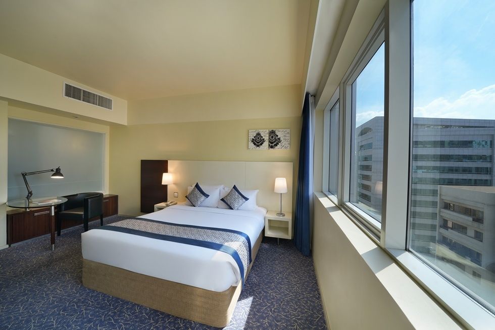 Kingsgate Hotel by Millennium фото 24