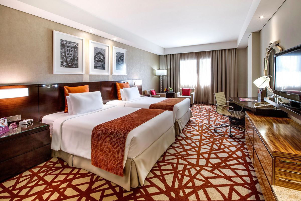 Crowne Plaza Dubai Deira фото 4