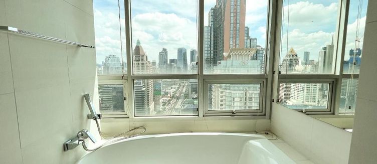 Фото отеля Urbana Sathorn