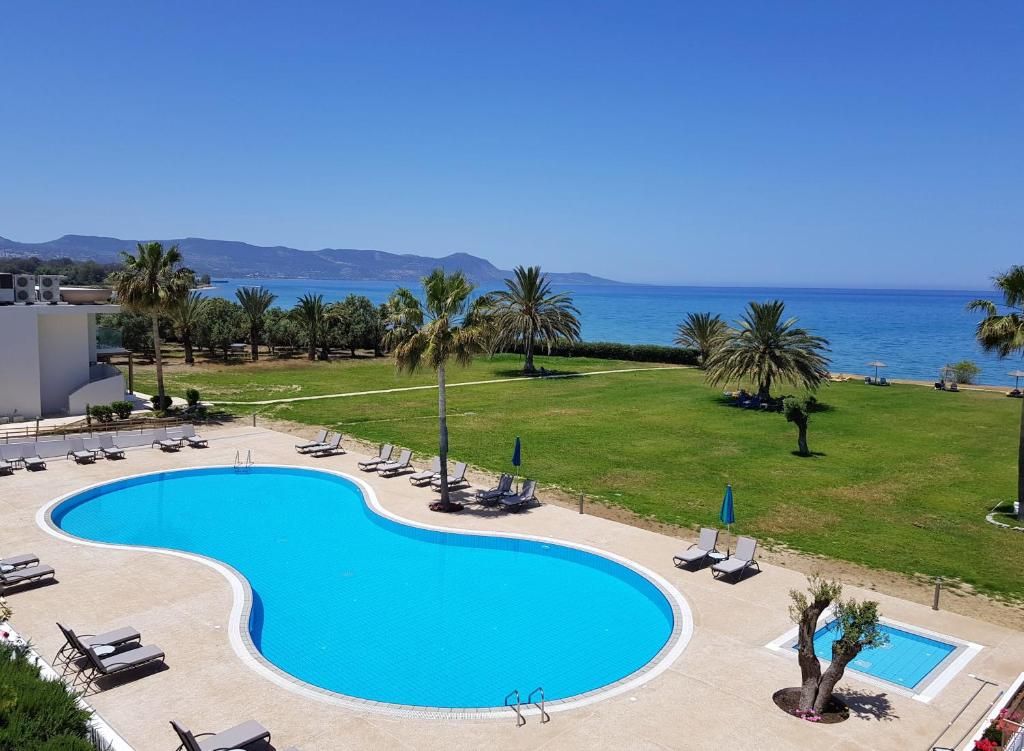 Natura Beach Hotel & Villas фото 4