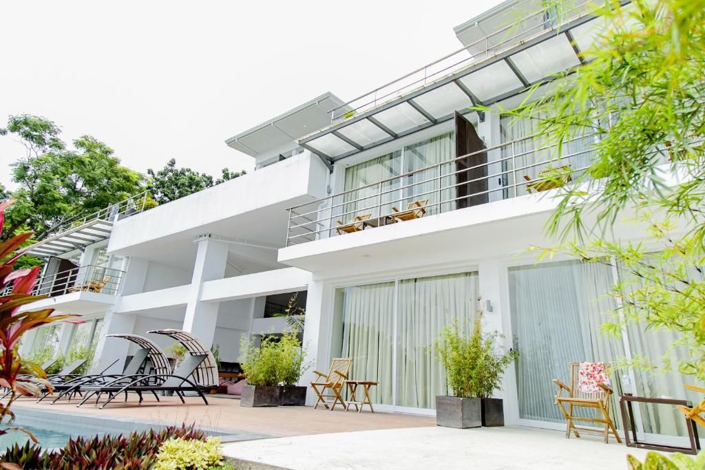 Ocean Suites Bohol Boutique Hotel фото 30
