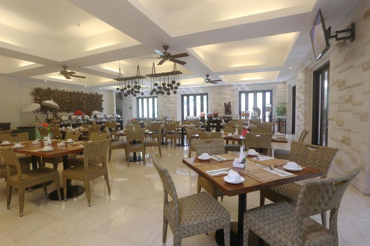 Grand Whiz Hotel Nusa Dua фото 10