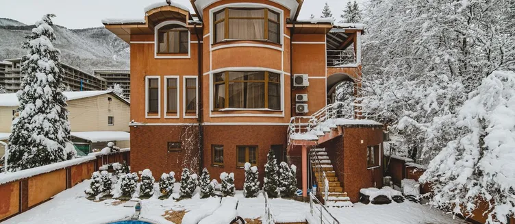 Фото отеля Гостевой дом «Alm House»