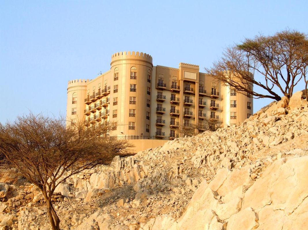 Golden Tulip Khatt Springs Resort & Spa фото 22