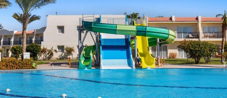 Фото отеля DoubleTree by Hilton Sharks Bay Resort
