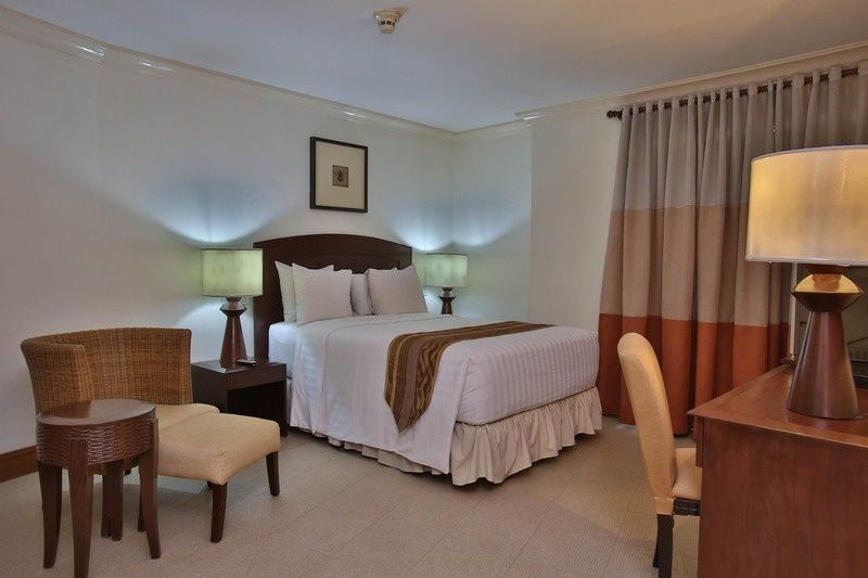 Crown Regency Suites Mactan фото 17