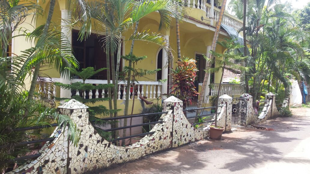 Guest House ««Yellow House» Guest House» фото 1