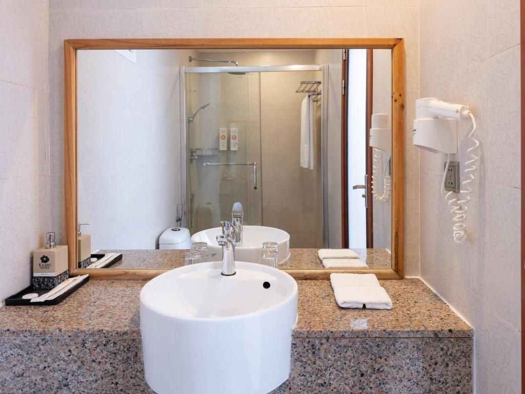 Kaani Beach Hotel фото 44