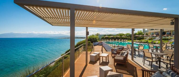 Фото отеля Niforeika Beach Hotel & Bungalows
