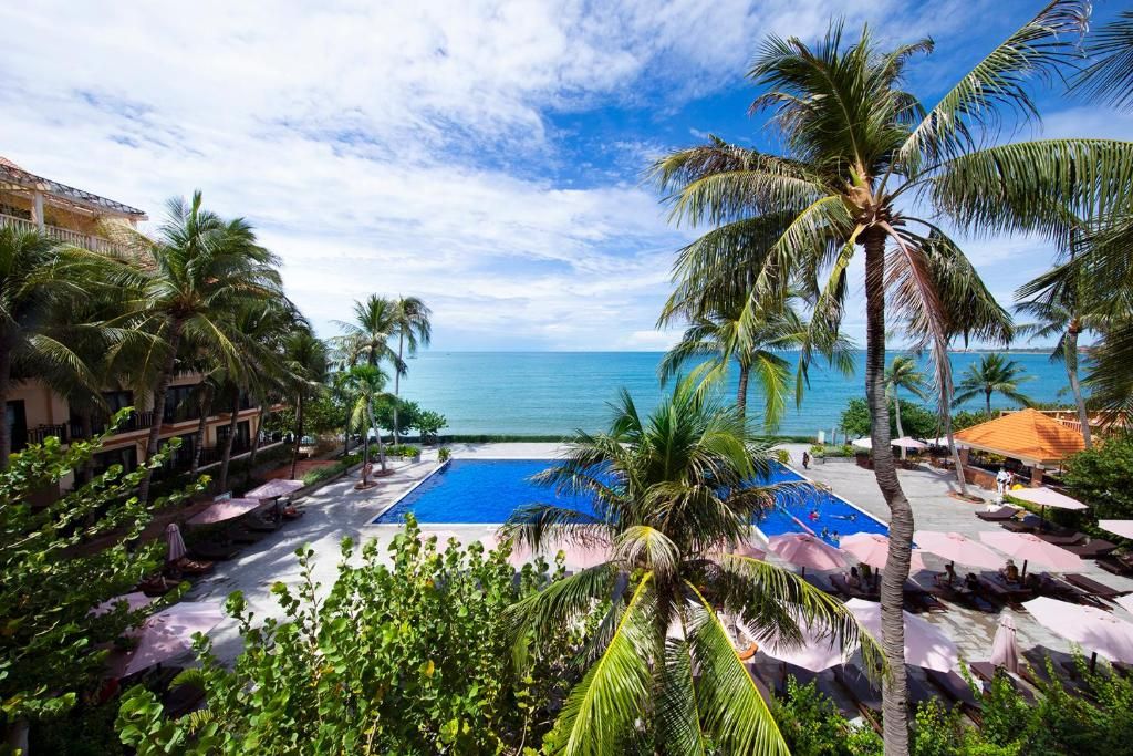Hon Rom Central Beach Resort фото 15