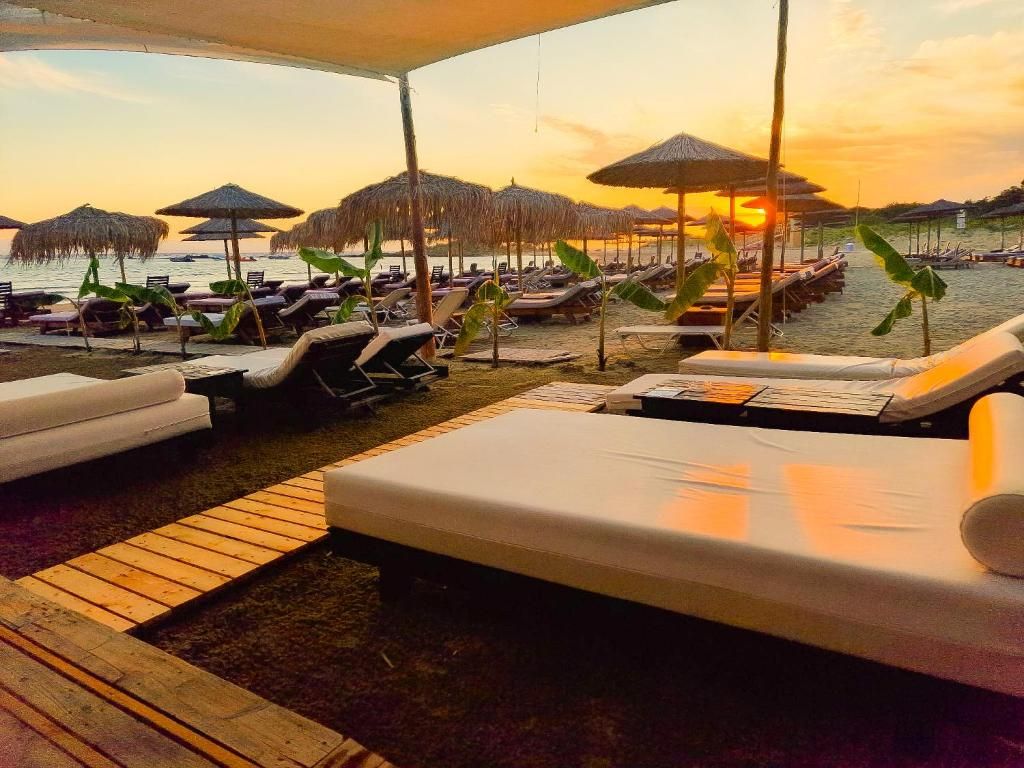 Brati II Beach Hotel фото 6