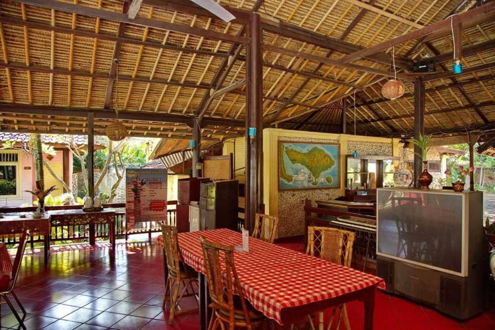 Bali Lovina Beach Cottage фото 26
