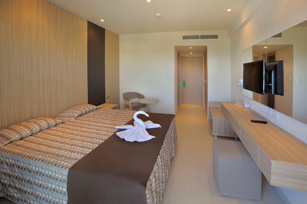 Nelia Beach Hotel фото 27
