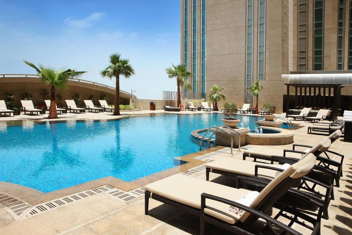 Sofitel Abu Dhabi Corniche фото 0