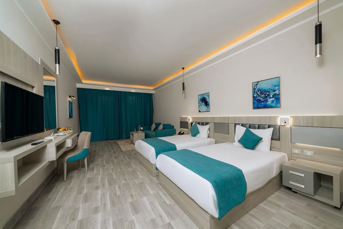 Sirena Beach Resort & Spa фото 2