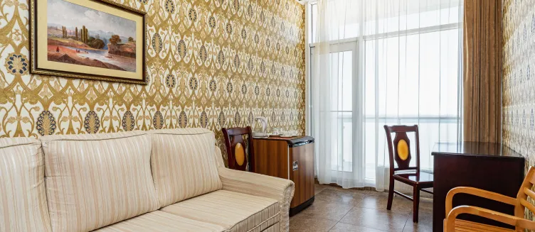 Фото отеля Christie Hotel