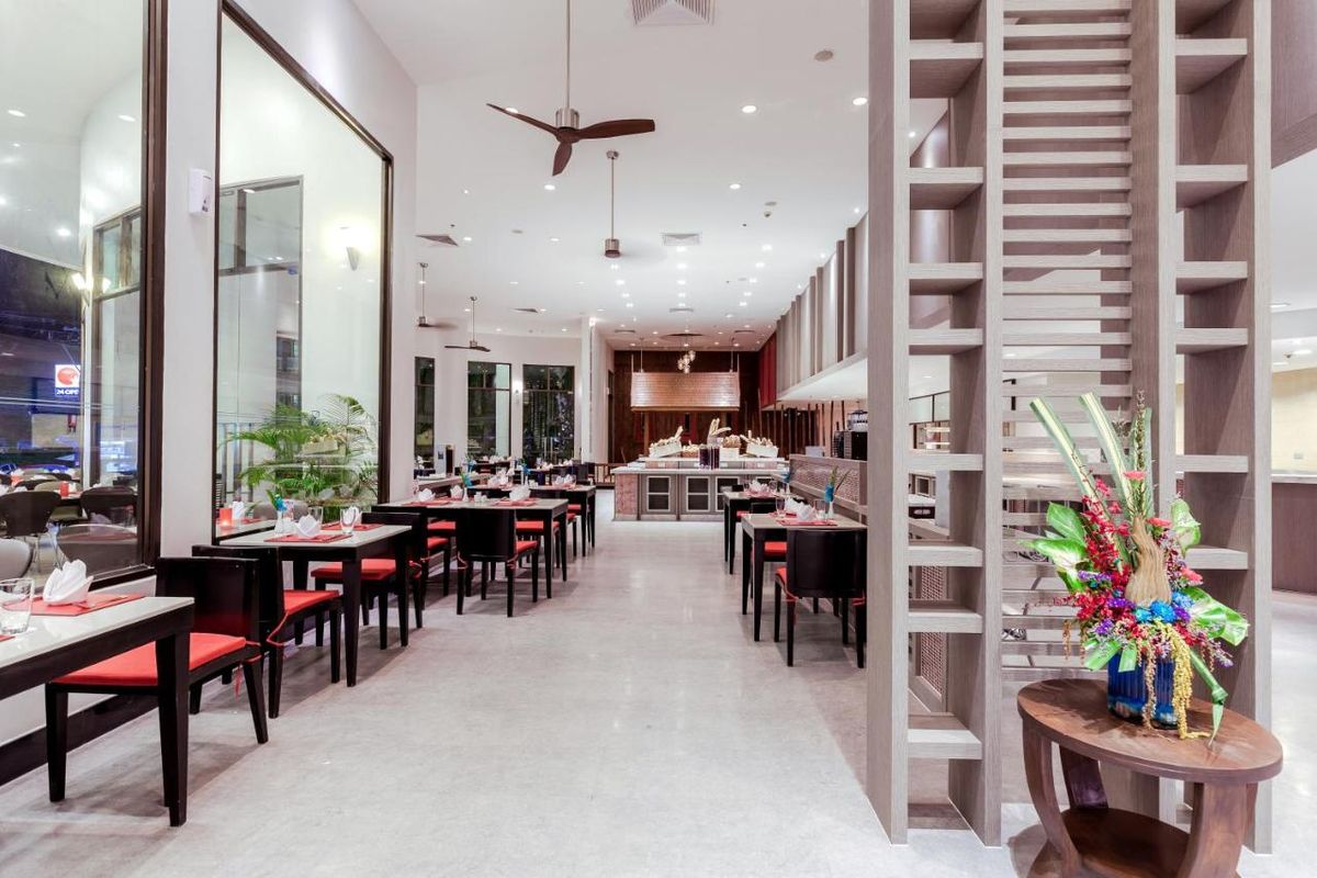 Deevana Plaza Phuket фото 8