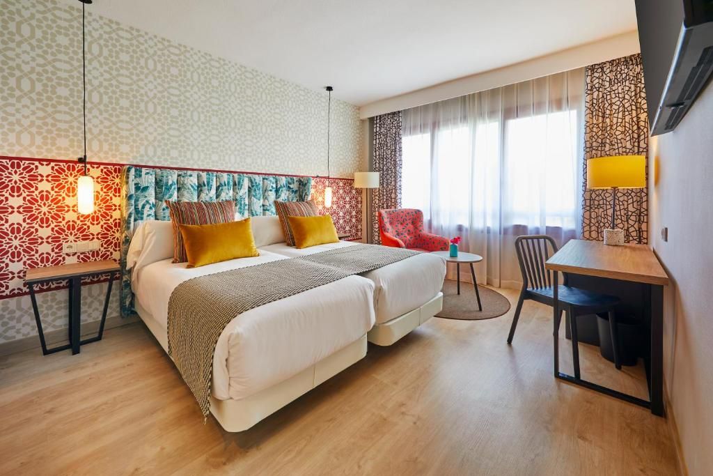 Hotel Hesperia Sevilla фото 45