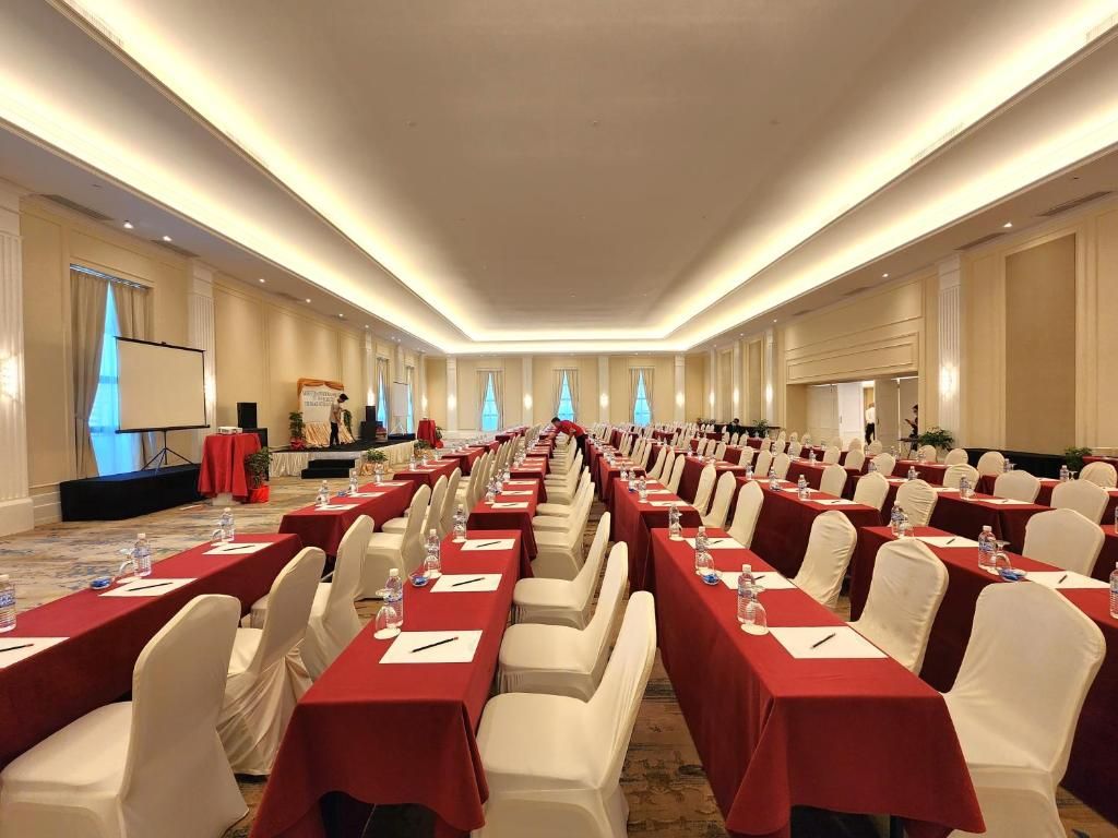The Palace Hotel Kota Kinabalu фото 13