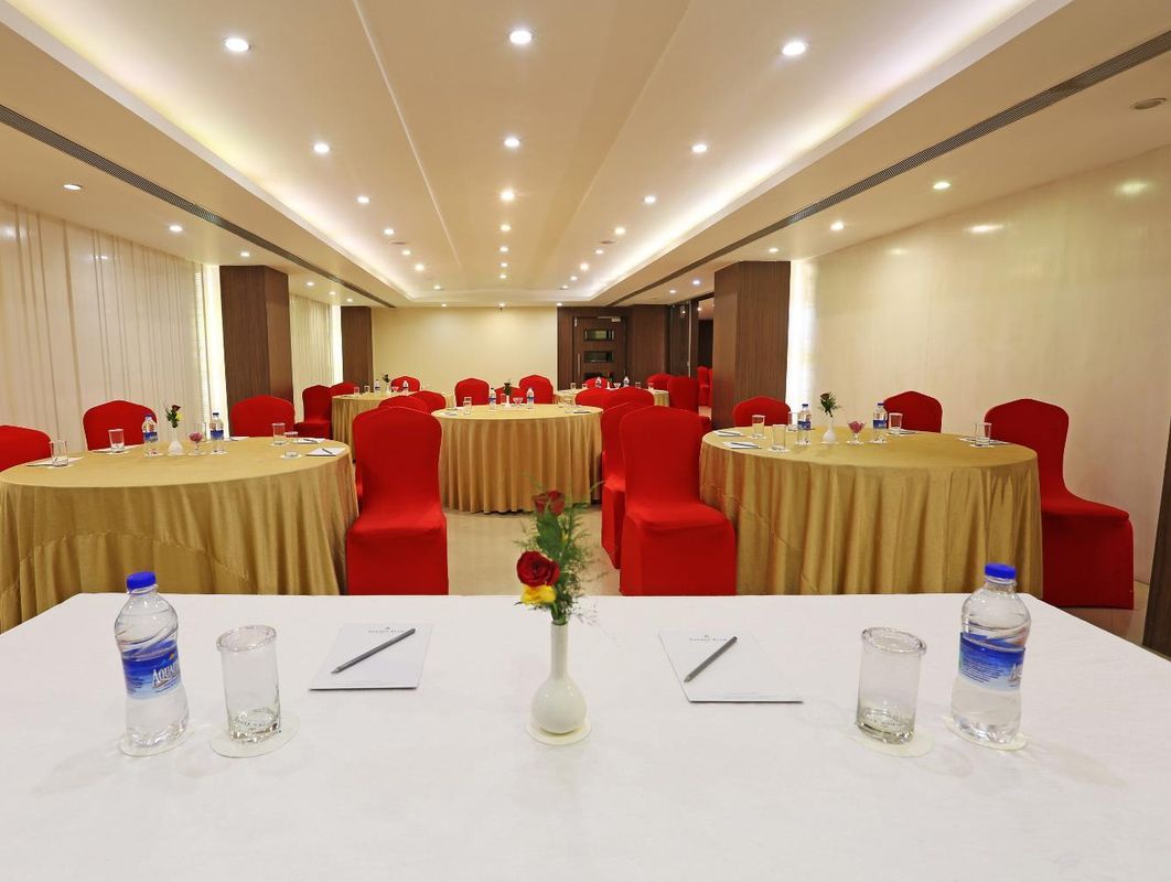 Golden Tulip Hotel Jaipur фото 32